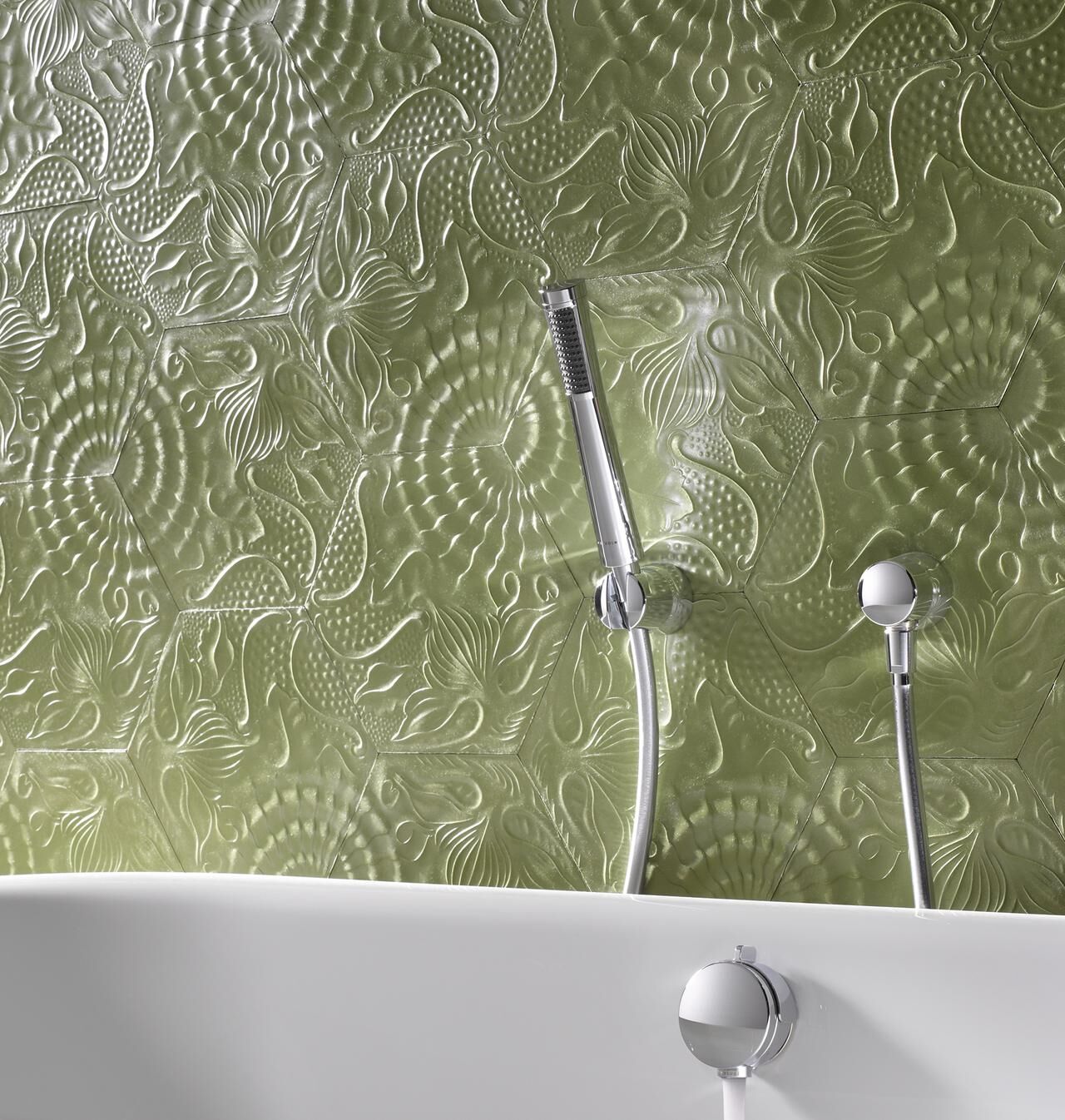 Badezimmer mit Gaudí Platte von VIA