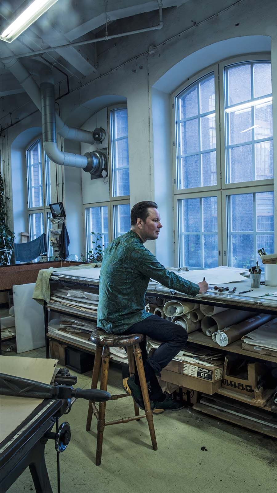 Designer Klaus Haapaniemi in seinem Atelier 