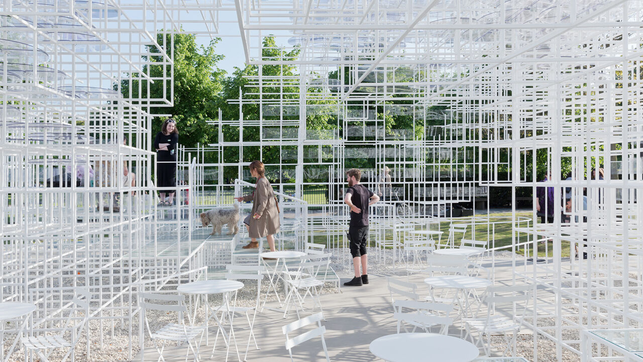 Serpentine Pavilion von Sou Foujimoto in den Kensington Gardens in London