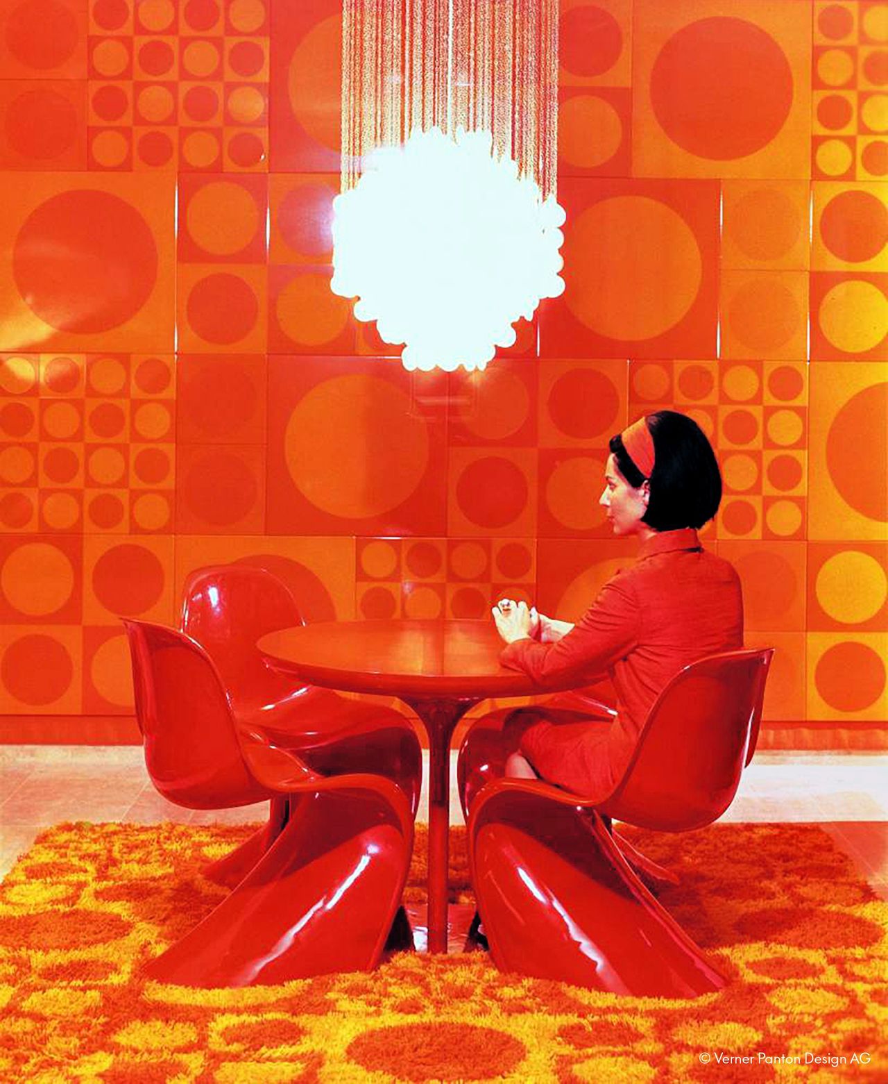 03_VDM_Verner-Panton_Form-Farbe-Raum_Marianne Panton_credited