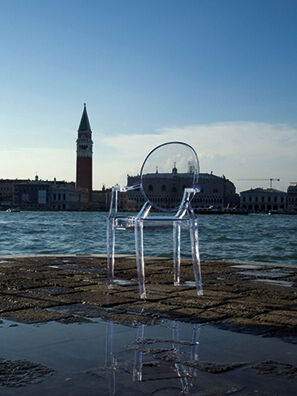 Philippe_Starck_Kartell_Louis_Ghost