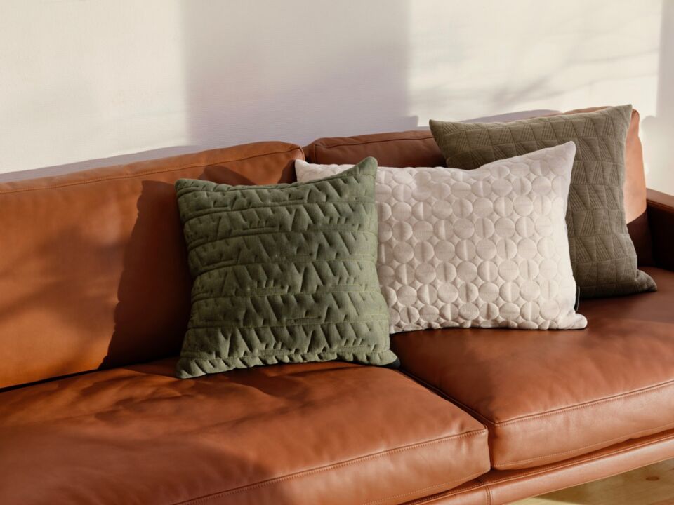 FH_AJ_Cushions_Tassel_Pale_green_Vertigo_Sand_Trapez_Earth_brown_RGB Large