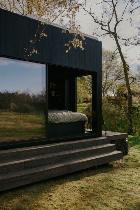 Cabin_ Bed window open 2_Raus x Wehrmuehle_Cabin Model 2 designed by Sigurd Larsen_Credit_ Noel Richter Groß