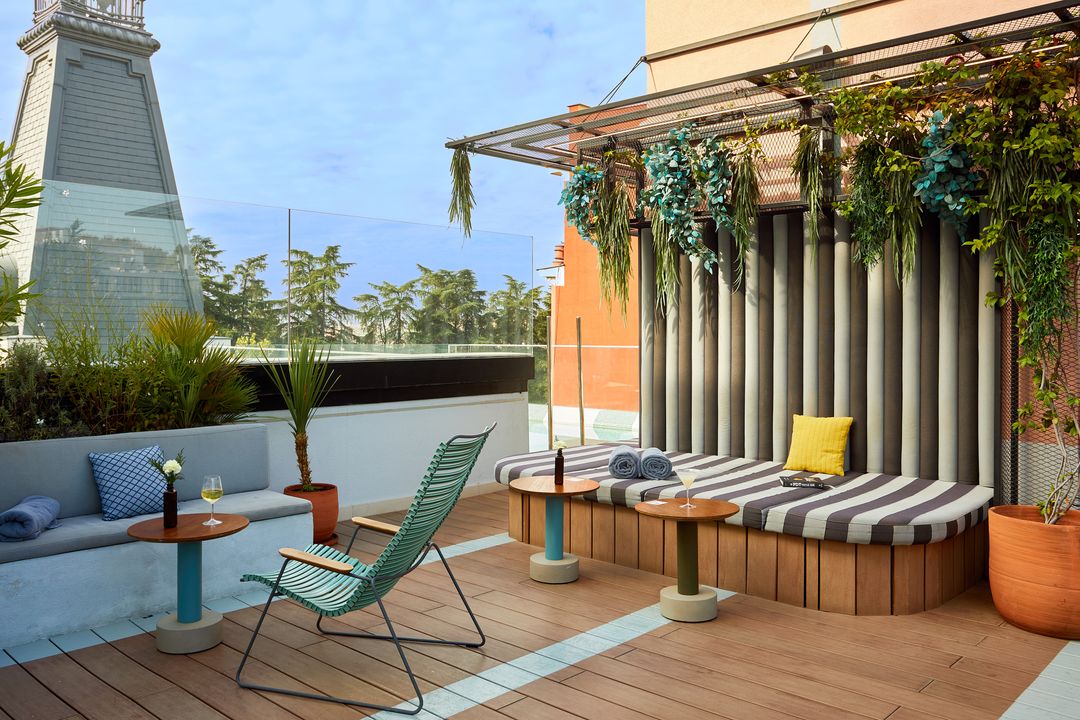 535919-TheSocialHub_Madrid_Exterior_Rooftop-terrace_2023_003-7ad2d5-original-1714037143