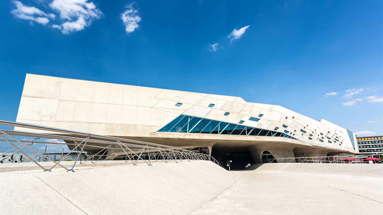 Wissenschaftsmuseum phaeno in Wolfsburg von Zaha Hadid