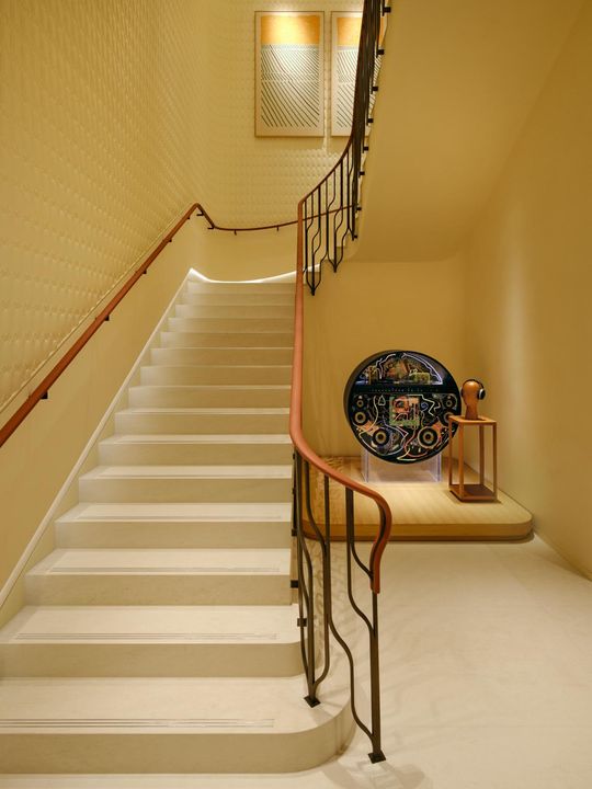 Hermes Store 7