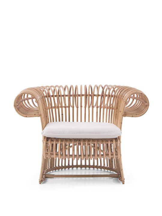 Gervasoni_R513 armchair_design by Vico Magistretti_Still life_02