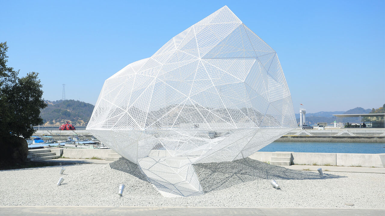 Naoshima Pavilion auf der Insel Naoshima (Präfektur Kagawa) von Sou Fujimoto