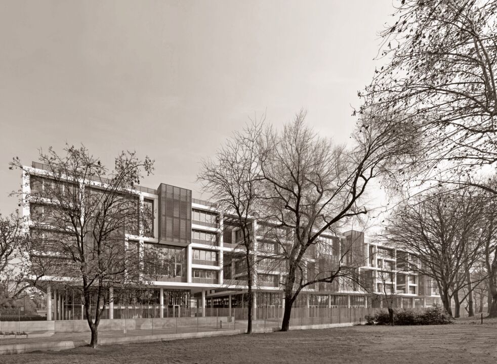 Geschäfts- und Bürohaus in Mailand