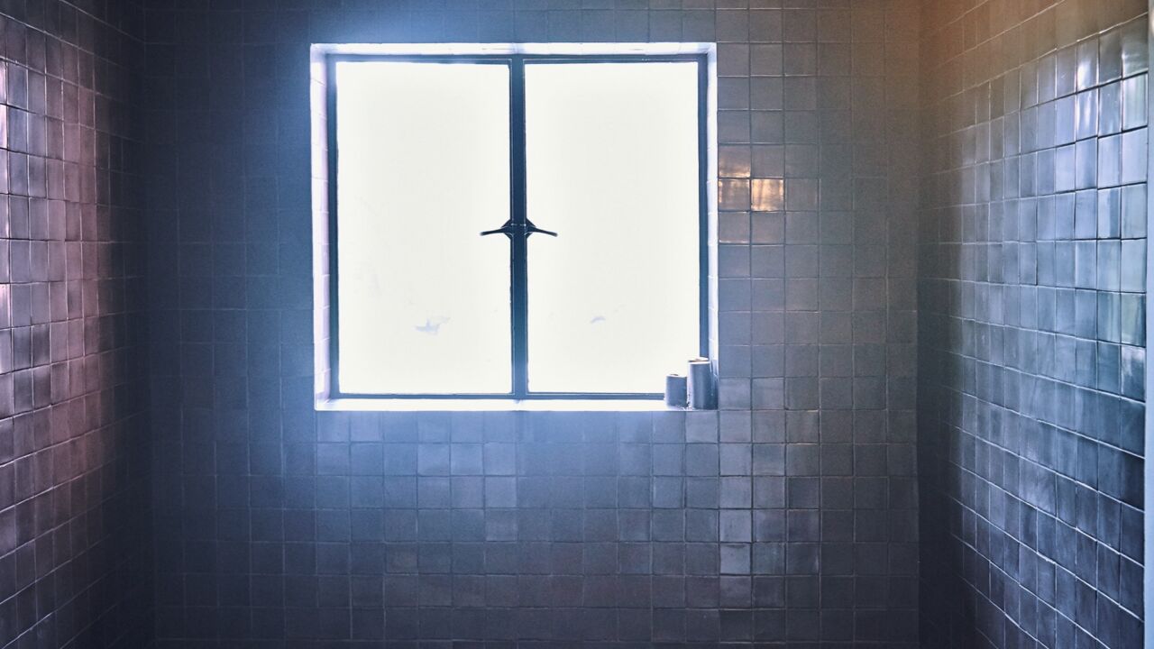 Cesar Cervantes – Badezimmer