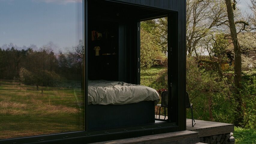 Cabin_ Bed window open 2_Raus x Wehrmuehle_Cabin Model 2 designed by Sigurd Larsen_Credit_ Noel Richter Groß