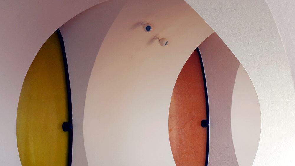 Palais Bulles: Zusammenspiel aus Farbe und Licht