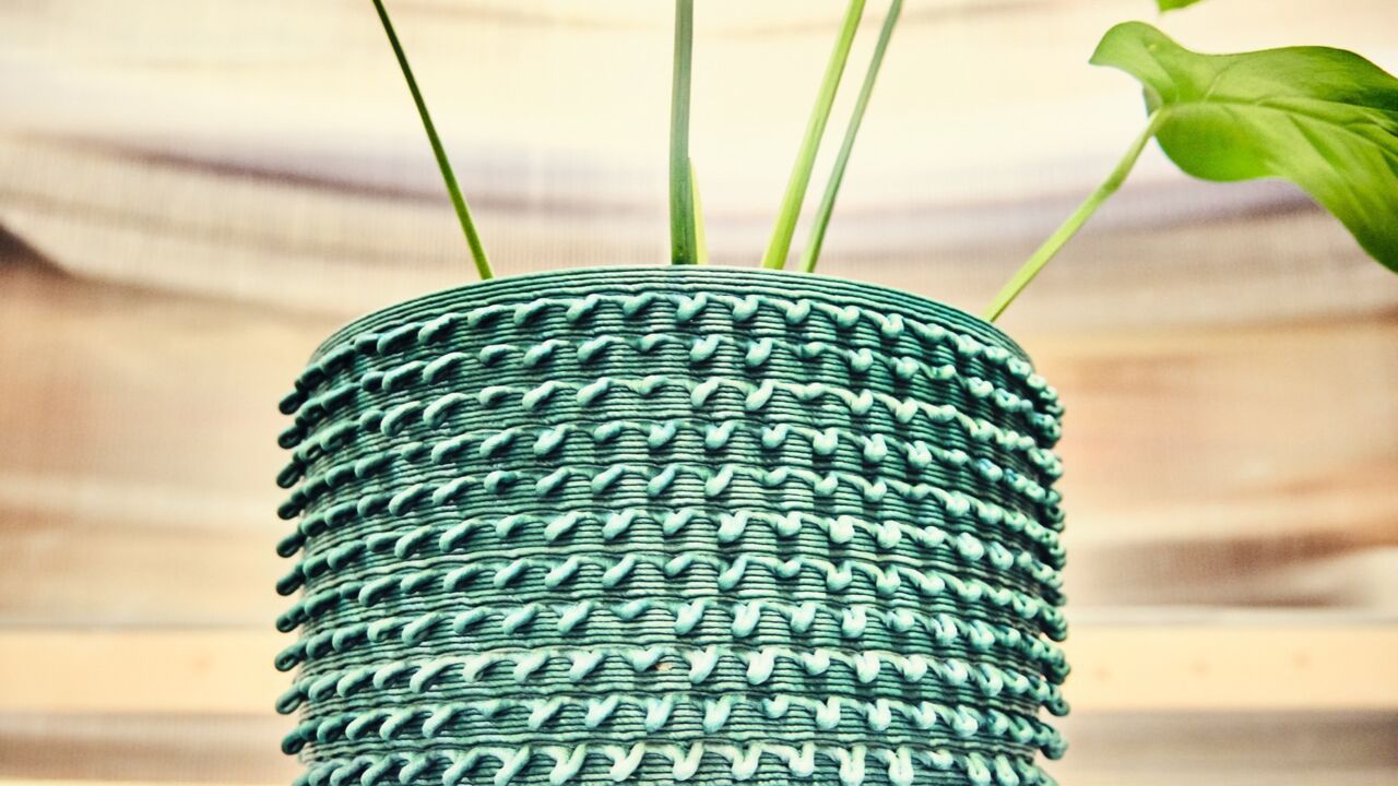 Vase aus Fischernetz
