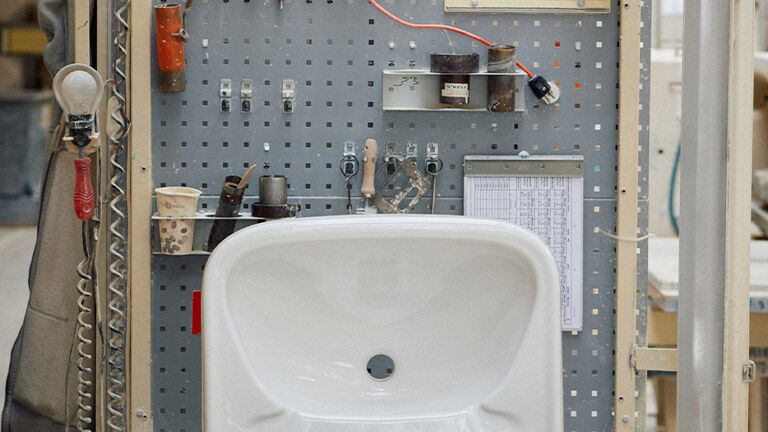 waschbecken-von-hand-glasieren
