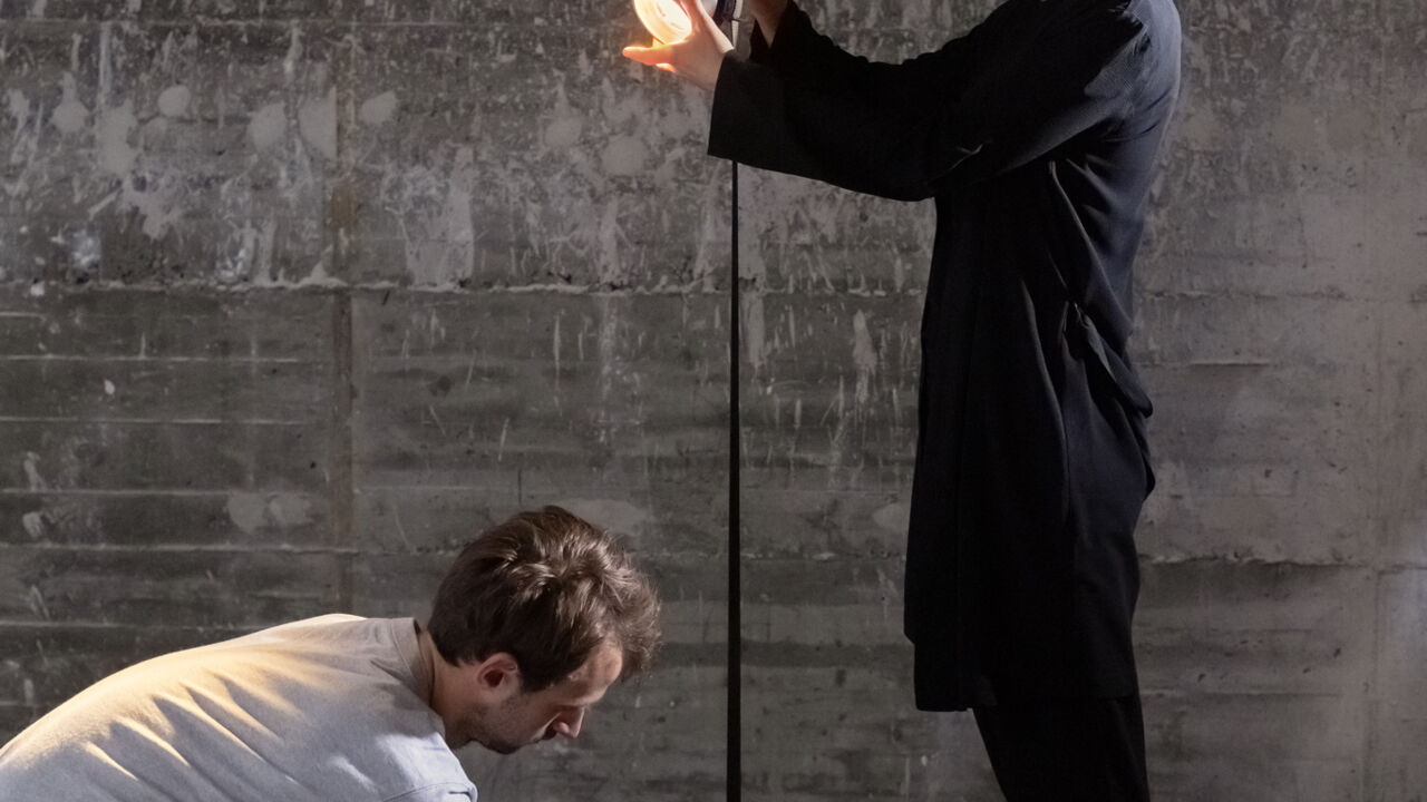 Lichtinstallation "Plusminus"