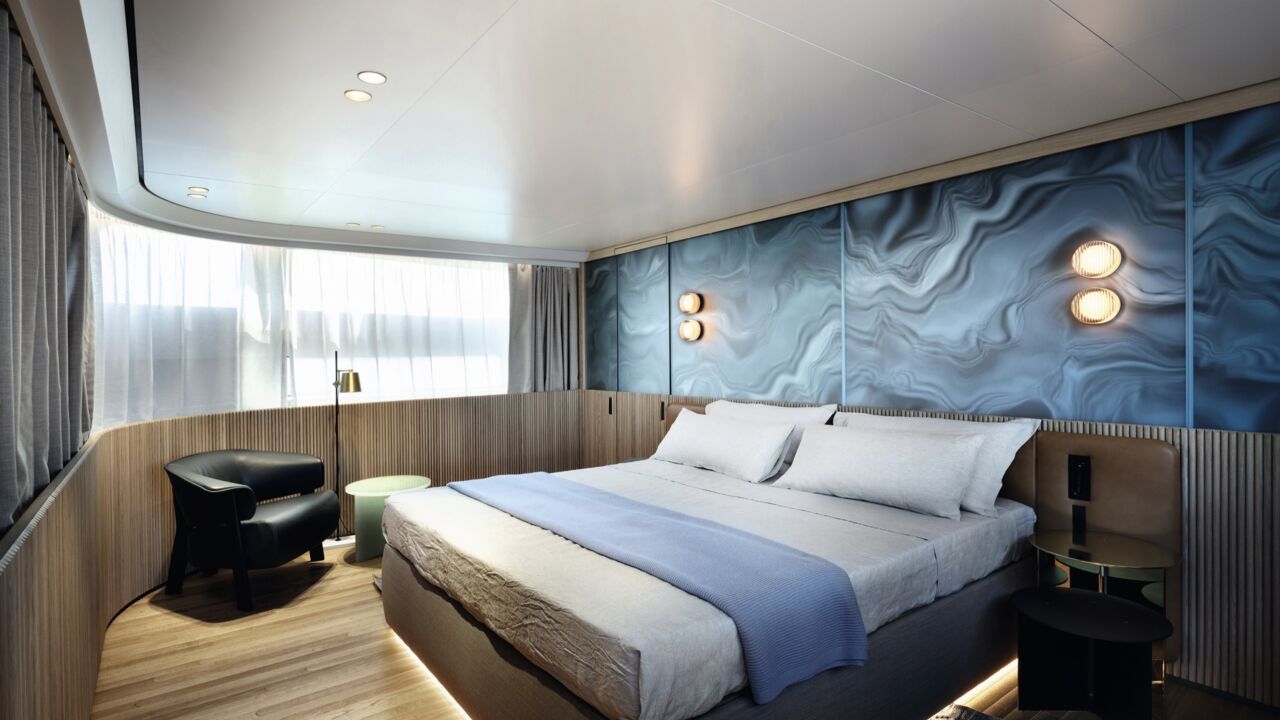 Sanlorenzo SD96-main deck-owner’s cabin