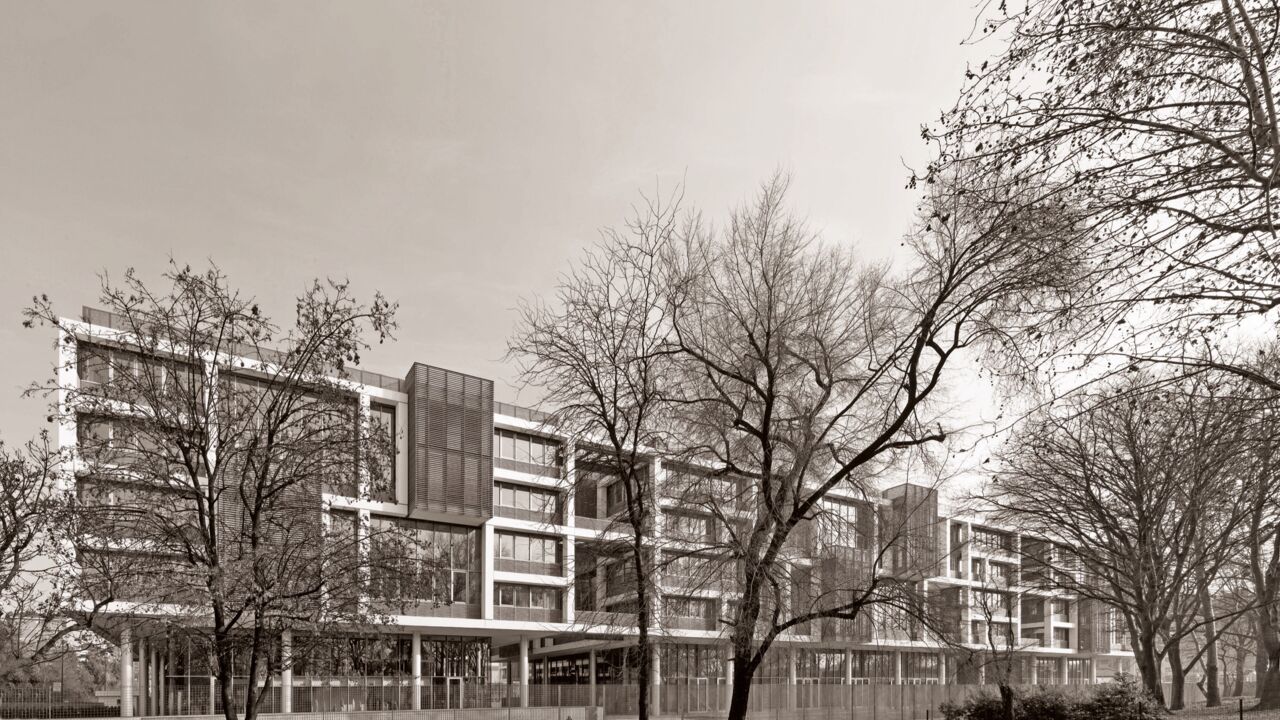 Geschäfts- und Bürohaus in Mailand