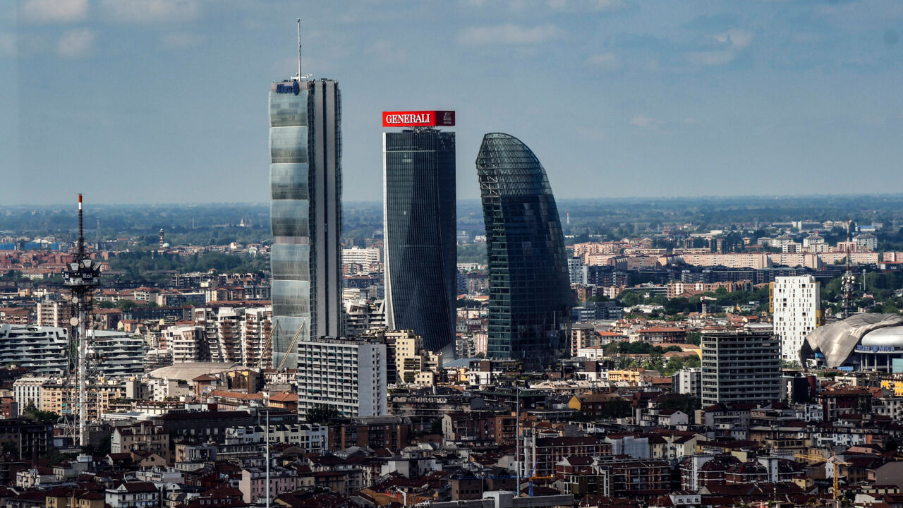 Luftaufnahme der drei Türme Torre Allianz, Torre Generali und Torre Libeskind in Mailand
