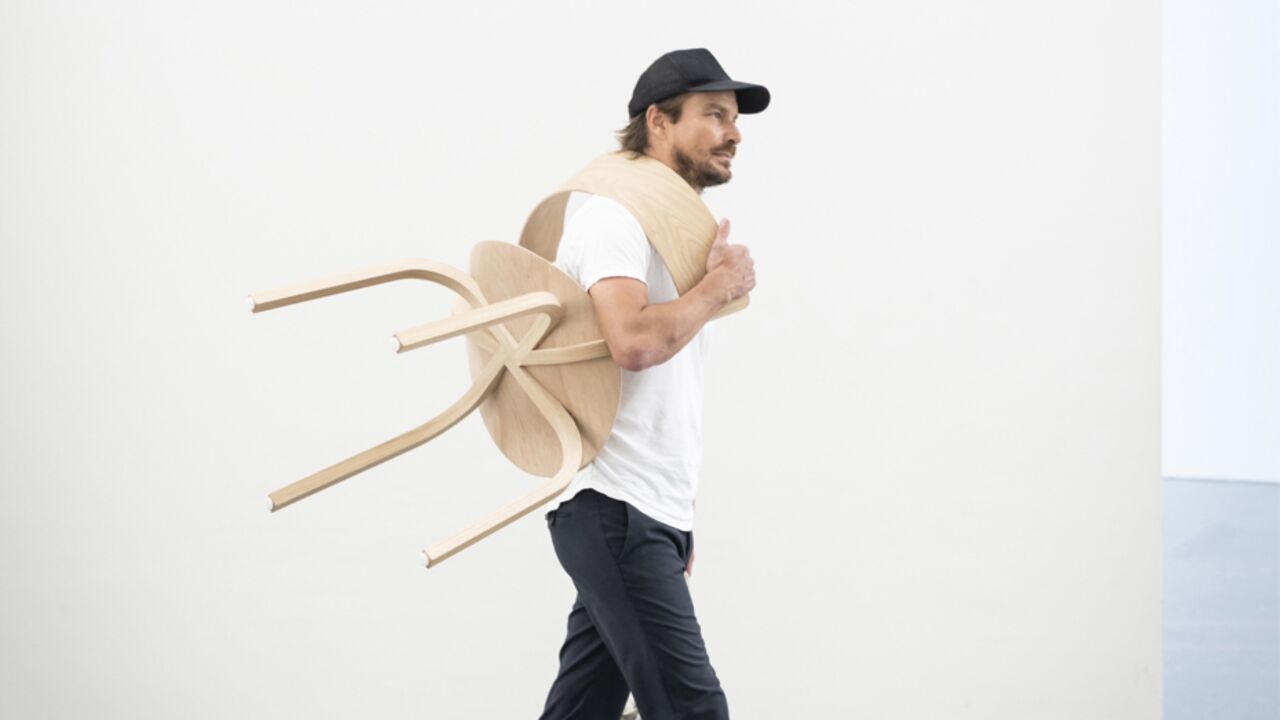 F05a_Thonet, Holzstuhl 404, Design Stefan Diez