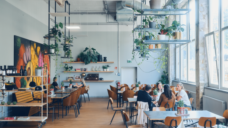 Neuer Industrie- Chic und regionale Küche: das Restaurant NOMAD im Wirkbau auf dem innerstädtischen Areal der einst größten deutschen Fabrik für Textilmaschinen NOMAD