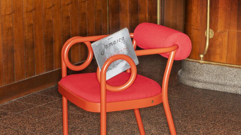 Der Loop Chair von Gebrüder Thonet Vienna – fließende Linien, markante Silhouette, außergewöhnlicher Komfort Gebrüder Thonet Vienna